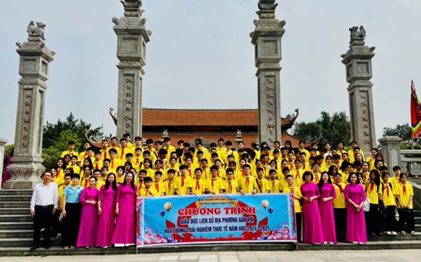 Liên đội Trường THCS Lê Quý Đôn tổ chức dạy học lịch sử địa phương tại di tích lịch sử Quốc gia đặc biệt địa điểm chiến thắng Xương Giang.