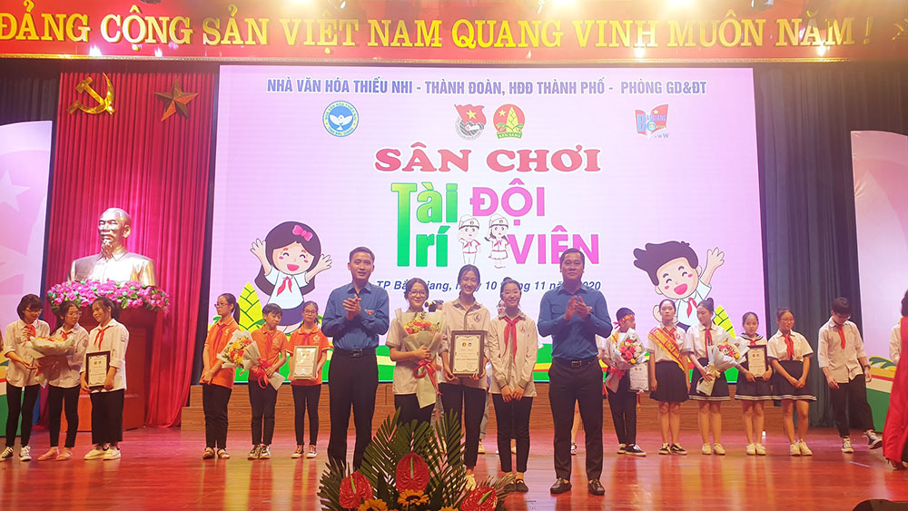 Sân chơi Tài - Trí Đội viên