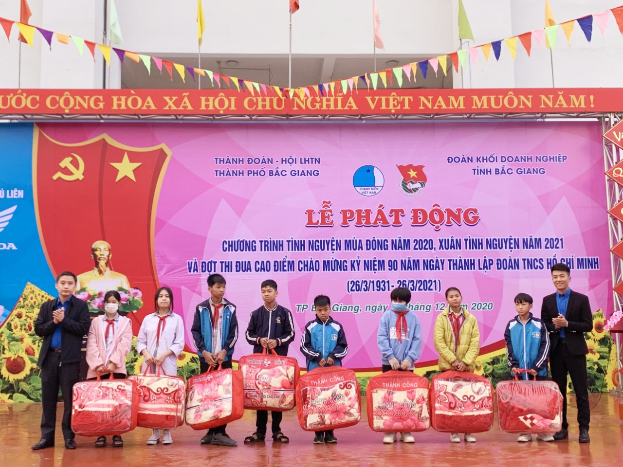 Sôi nổi các hoạt động Chương trình tình nguyện mùa Đông và Xuân tình nguyện