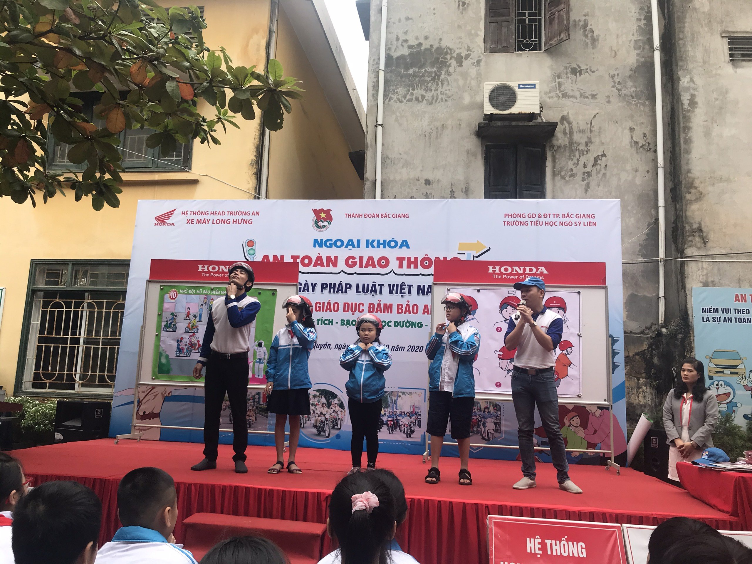 Ngoại khóa An toàn giao thông tại Trường Tiểu học Ngô Sỹ Liên