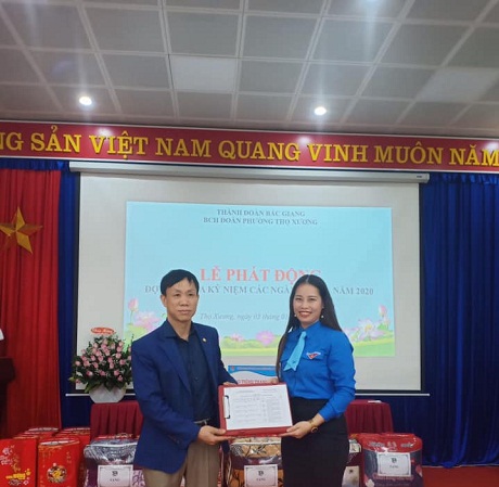 trao DS đoàn viên ưu tú