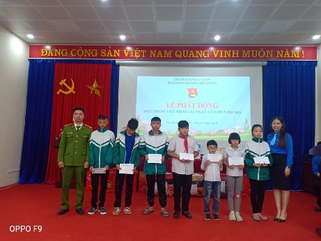 tặng quà lễ phát động