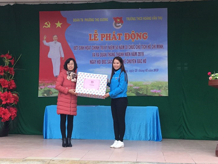 tặng sách2