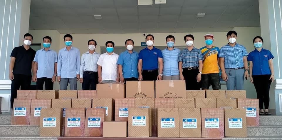 Tỉnh Đoàn Bắc Giang tặng quà hỗ trợ cho thiếu nhi có hoàn cảnh khó khăn nhân dịp 1/6.