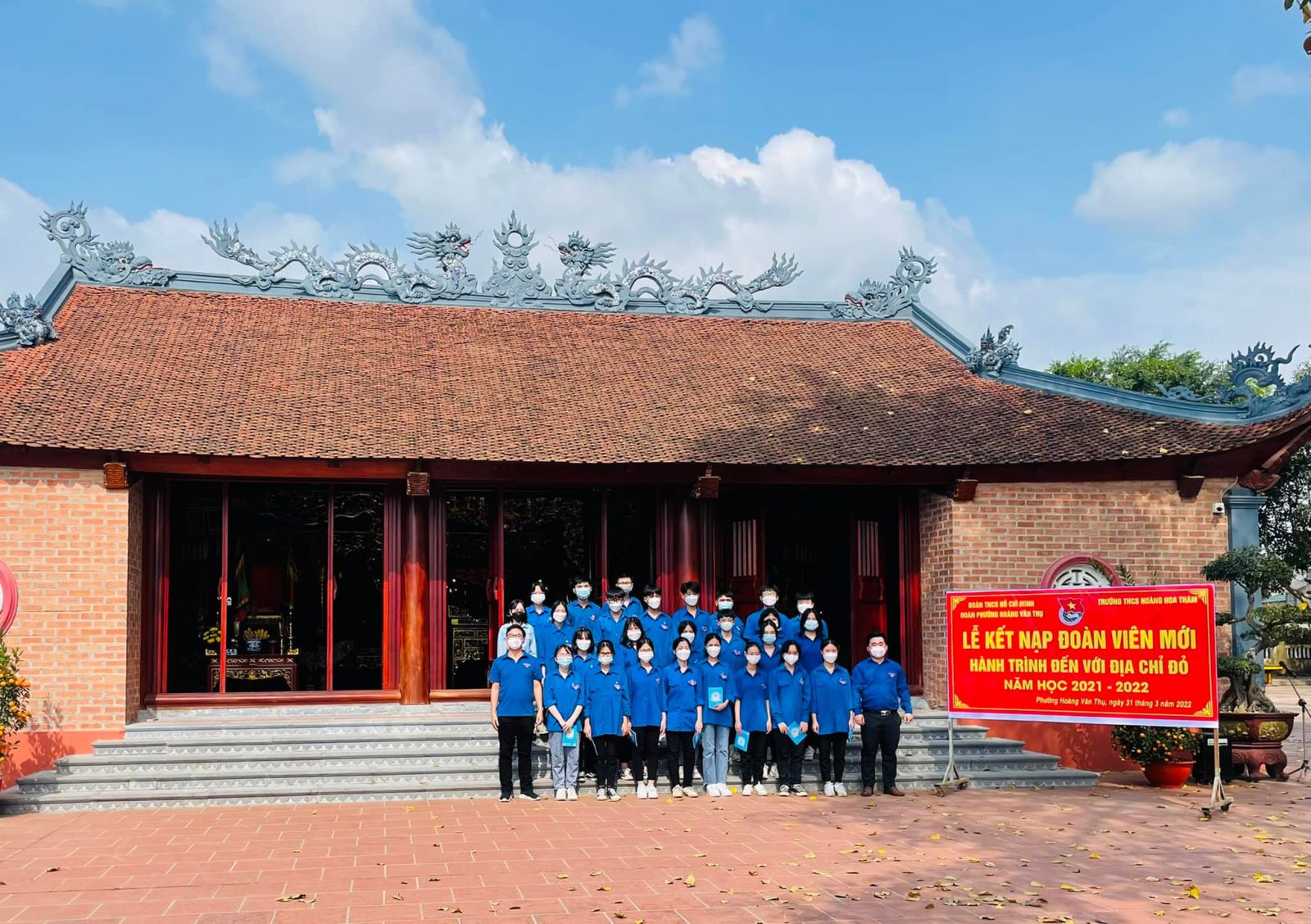 Đại biểu chụp ảnh lưu niệm