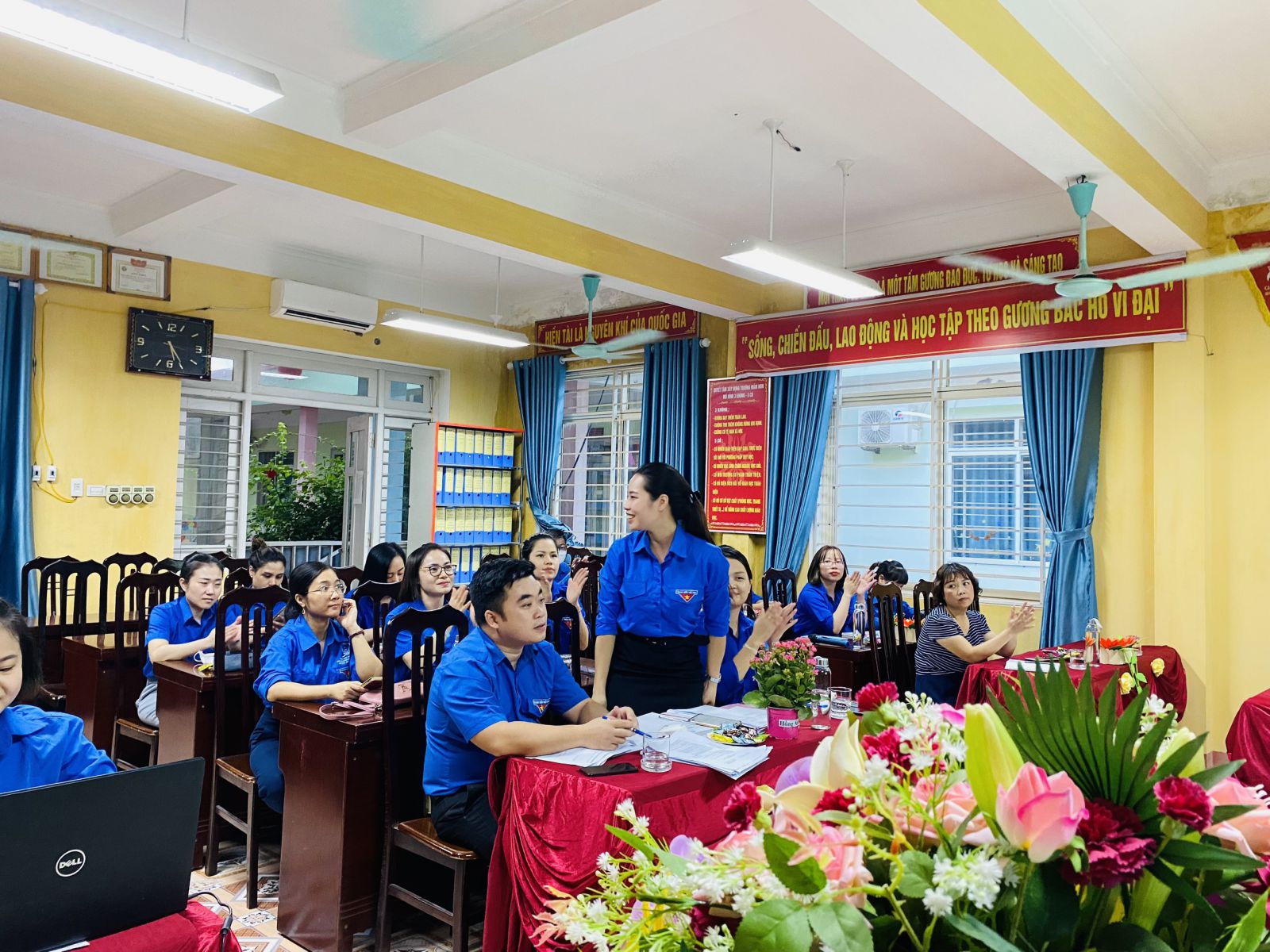Thành viên của Ban Giám khảo chấm thi Chi đoàn kiểu mẫu là các đồng chí Ủy viên BCH Thành đoàn Bắc Giang.